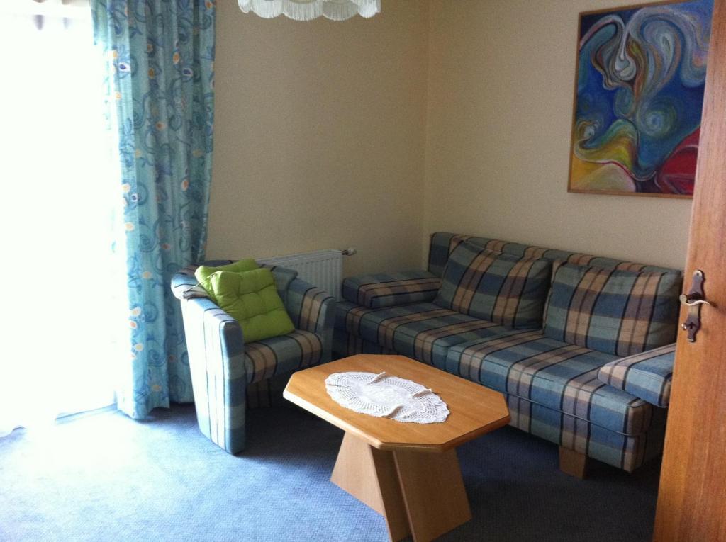 Gasthof Forststube Velden am Woerthersee Room photo